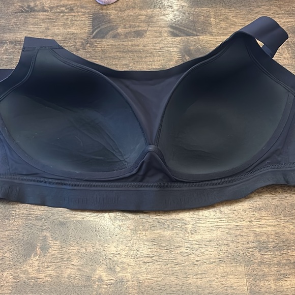 Lululemon 36DD Sports Bra - Picture 2 of 6